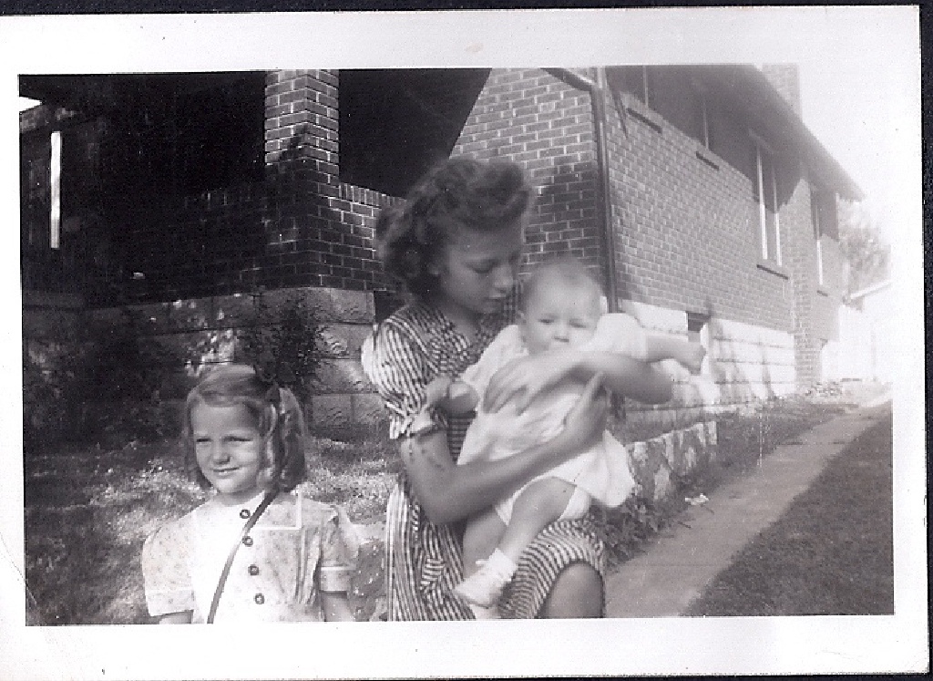 1948 Jackie Sharon Linda St.Louis.jpg